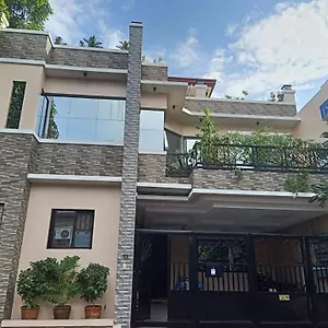  אורחן Lourdes